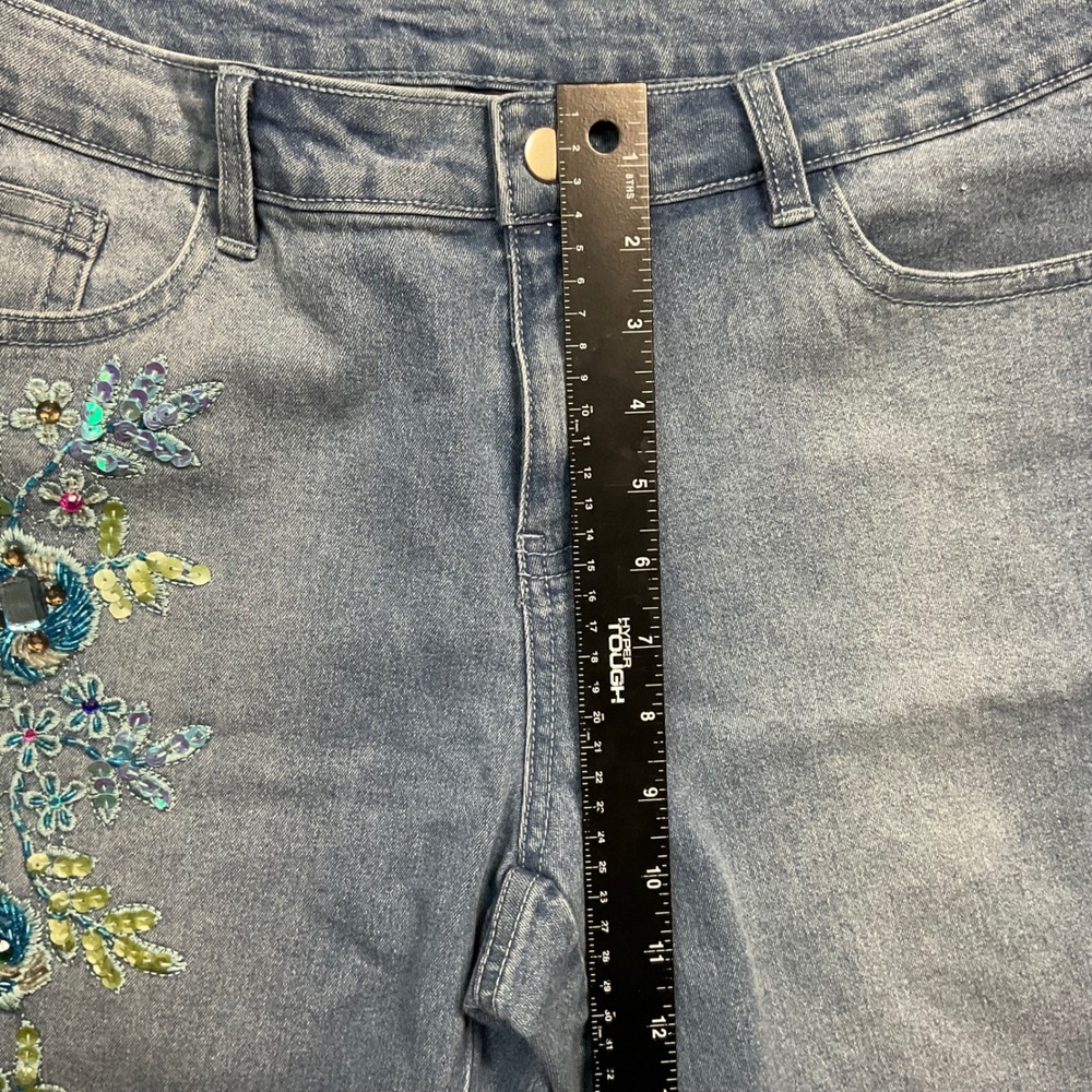 Boston Proper Embellished Floral Sequins Denim Jean Shorts Womens 12 Light Blue - Picture 8 of 8